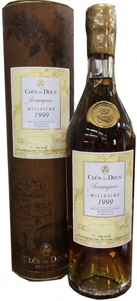 Арманьяк "Cles des Ducs" Millesime, Armagnac AOC, 1999, gift box, 0.7 л
