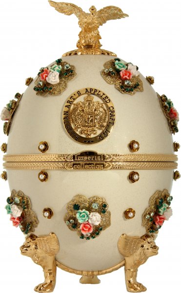 Набор "Императорская Коллекция" в футляре в форме яйца Фаберже, Белый с цветами (аппликация), в бархатной коробке