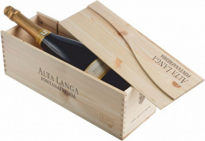 Игристое вино Fontanafredda, Alta Langa DOCG Extra Brut, 2011, wooden box, 1.5 л