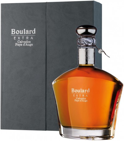 Кальвадос Boulard Extra, Pays d'Auge AOC, gift box, 0.7 л