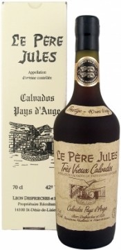 Кальвадос Tres Vieux Calvados Pays d’Auge Reserve 40 Years Old, gift box, 1.5 л