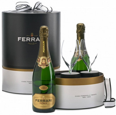 Набор Ferrari, "Perle" Brut, Trento DOC, gift set of 2 bottles & 2 glasses