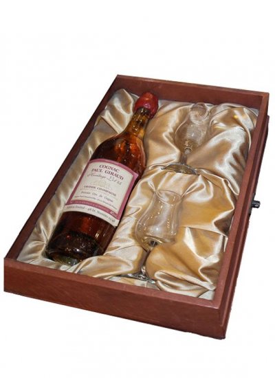 Коньяк Paul Giraud Grande Champagne, Heritage Lot 45, 60 years, wooden box with glasses, 0.7 л