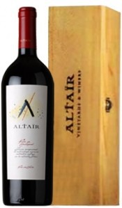 Вино Altair Bordeaux Blend 2004 in wooden box, 1.5 л