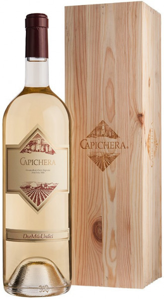 Вино "Capichera" Classico, Isola dei Nuraghi IGT, 2019, wooden box, 1.5 л