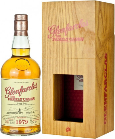 Виски Glenfarclas 1979 "Family Casks" (47,9%), in wooden box, 0.7 л