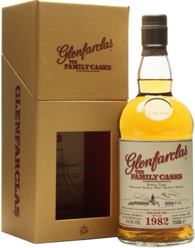 Виски Glenfarclas 1982 "Family Casks" (54,9%), gift box, 0.7 л