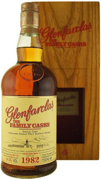Виски Glenfarclas 1982 Family Casks, in wooden box, 0.7 л