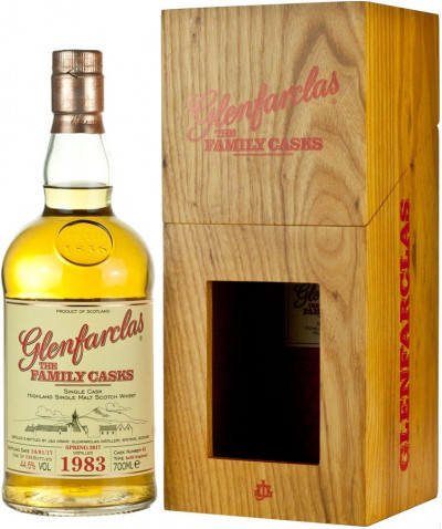 Виски Glenfarclas 1983 "Family Casks" (44,6%), in wooden box, 0.7 л