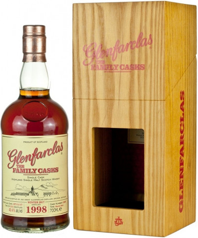 Виски Glenfarclas 1998 "Family Casks" (49.4%), in wooden box, 0.7 л