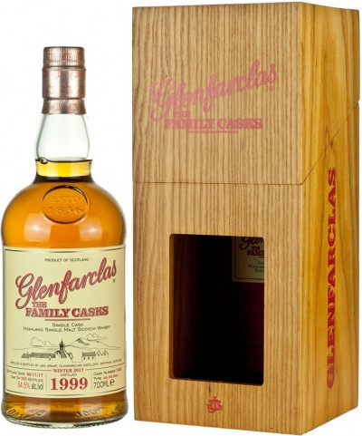 Виски Glenfarclas 1999 "Family Casks" (54.5%), in wooden box, 0.7 л