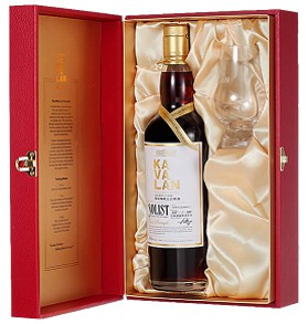 Виски Kavalan, "Solist" Sherry Cask (56,3%), gift box with glass, 0.7 л