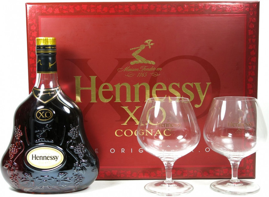 Подарочный набор hennessy. Hennessy Cognac x.o 0.7 набор. Hennessy Cognac 0.7 набор. Hennessy XO С двумя бокалами. Подарочный набор Хеннесси Хо.